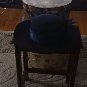 Navy wool medium brim hat